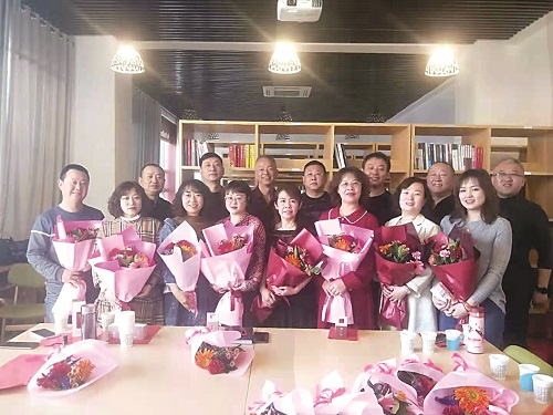 “巾帼心系企 建功新时代” 一一包头热力集团女工倡议书3.jpg
