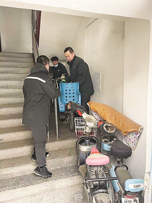 党群协力克坚难 社企同心助创城4.jpg